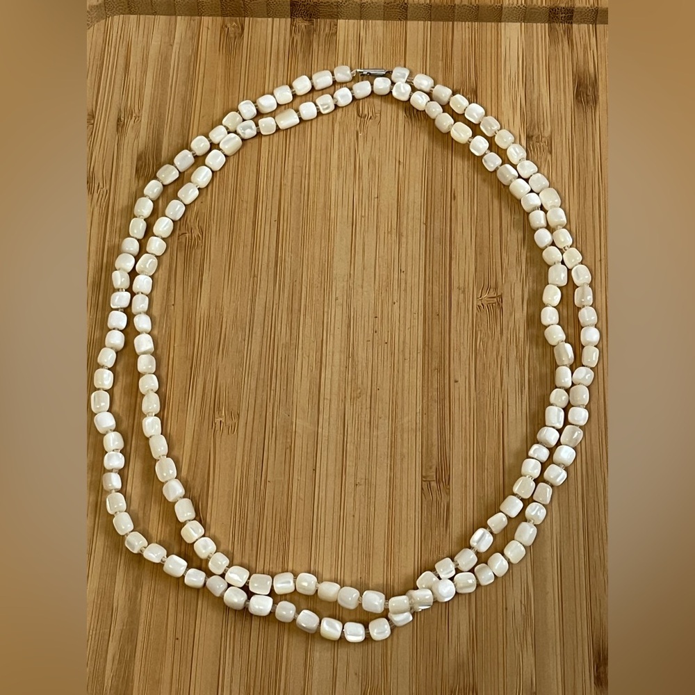 VTG Mother of Pearl Nacre Balamuti & Glass Seed Beads Necklace Barrel Clasp 44"